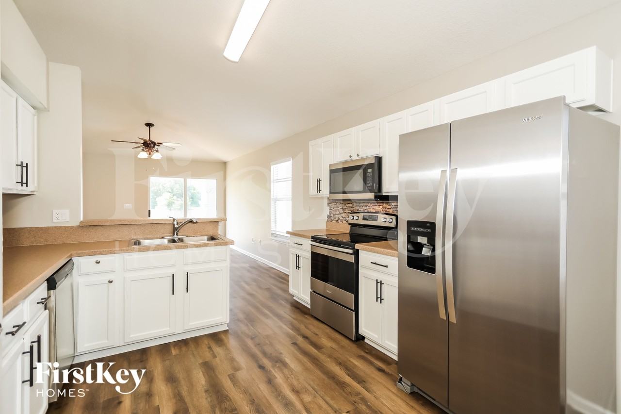 9146 Jennifer Ln - Photo 6 of 15