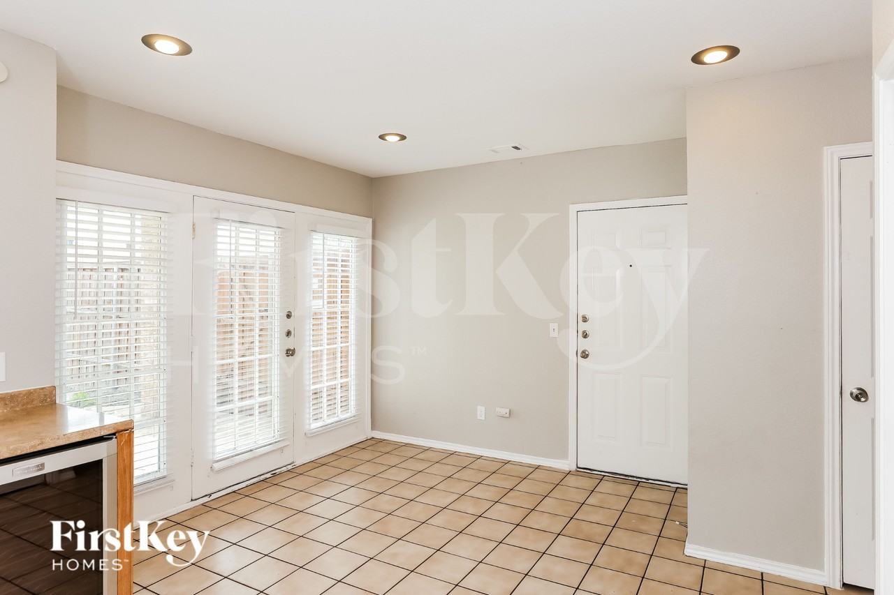 1532 High Pointe Ln - Photo 6 of 15