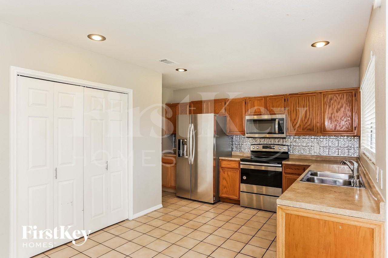 1532 High Pointe Ln - Photo 7 of 15