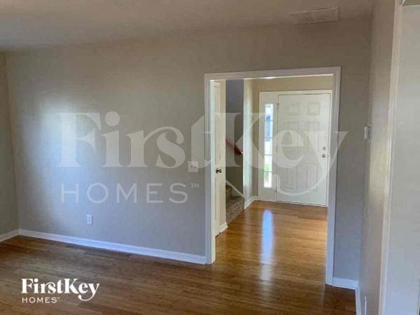 1412 Parkview Glen Ln - Photo 2 of 11