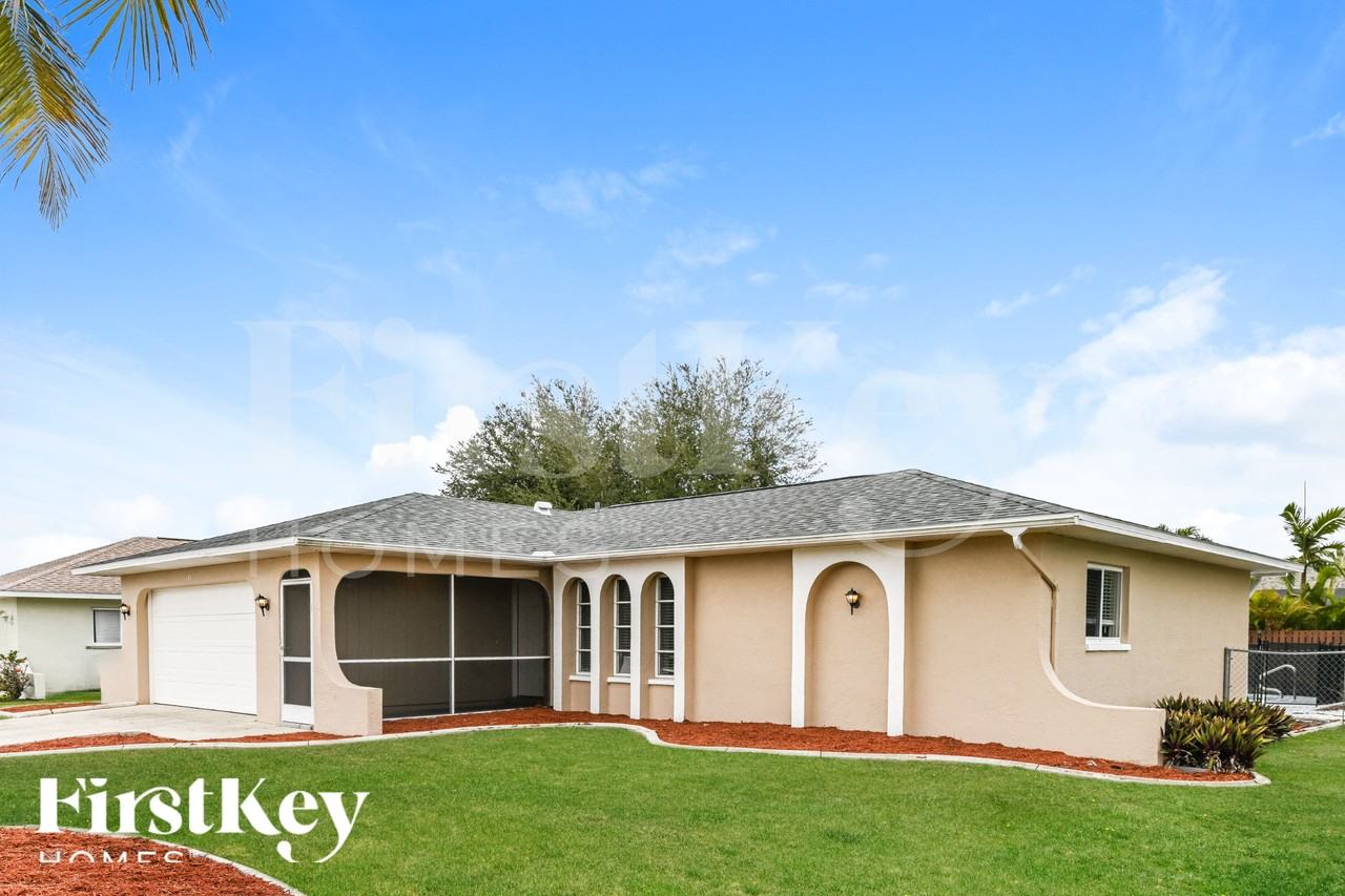 143 Se 20th St - Photo 2 of 19