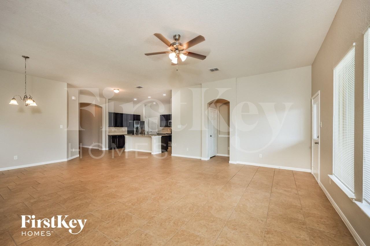 8909 Palmetto Park - Photo 2 of 14