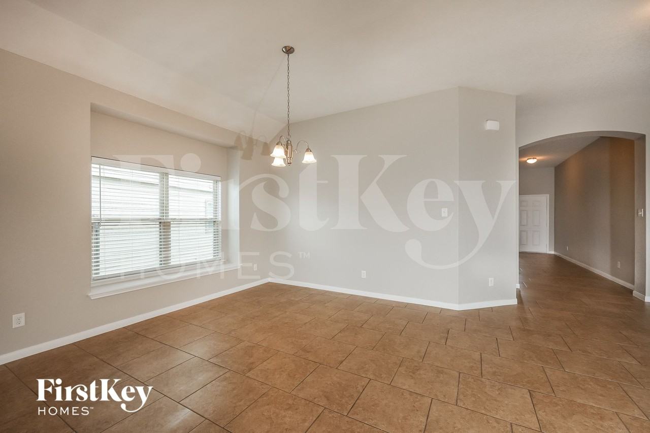 8909 Palmetto Park - Photo 4 of 14