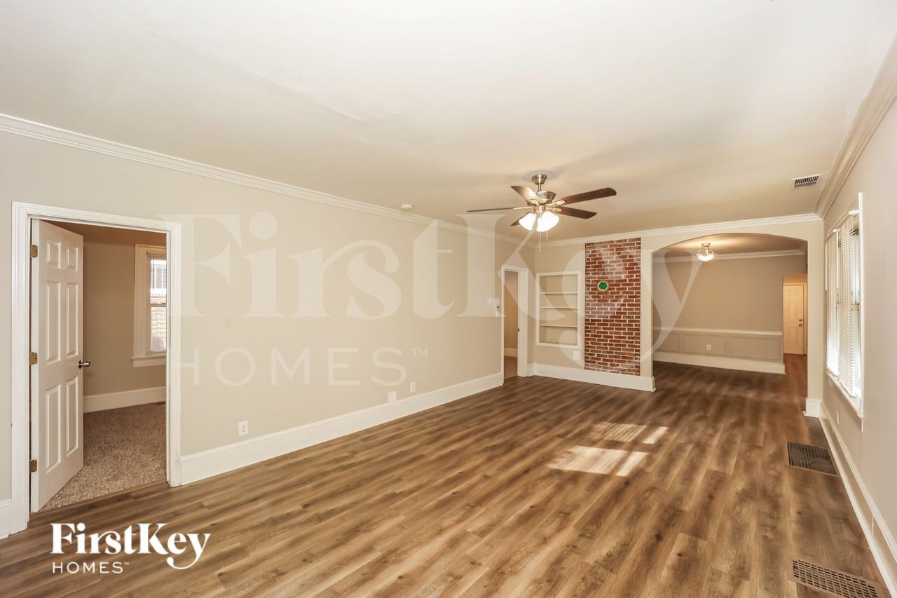 1042 Victory Dr Sw - Photo 5 of 19