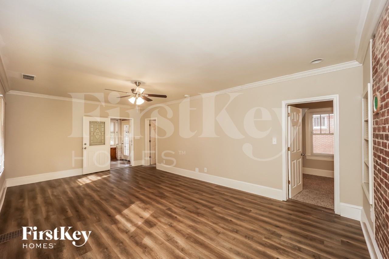 1042 Victory Dr Sw - Photo 6 of 19