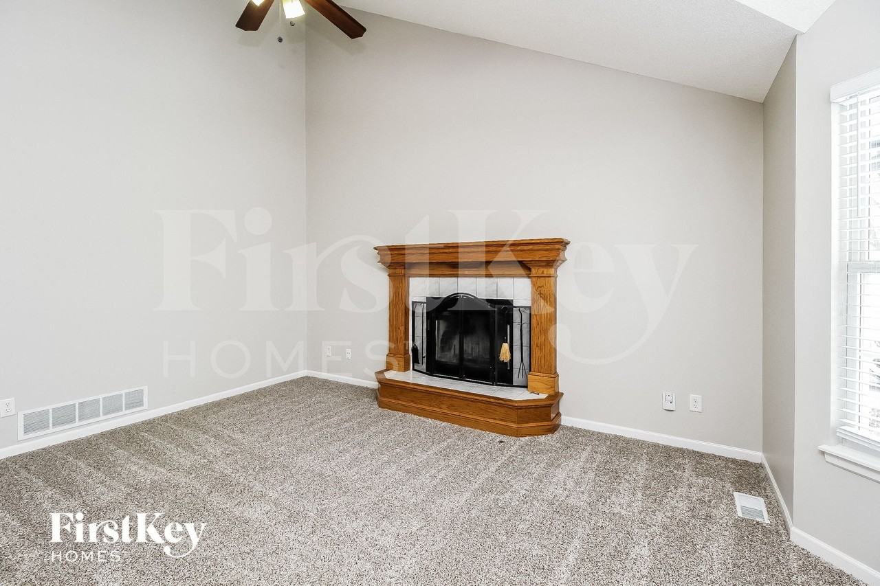 8424 Ne 107th Ter - Photo 2 of 15