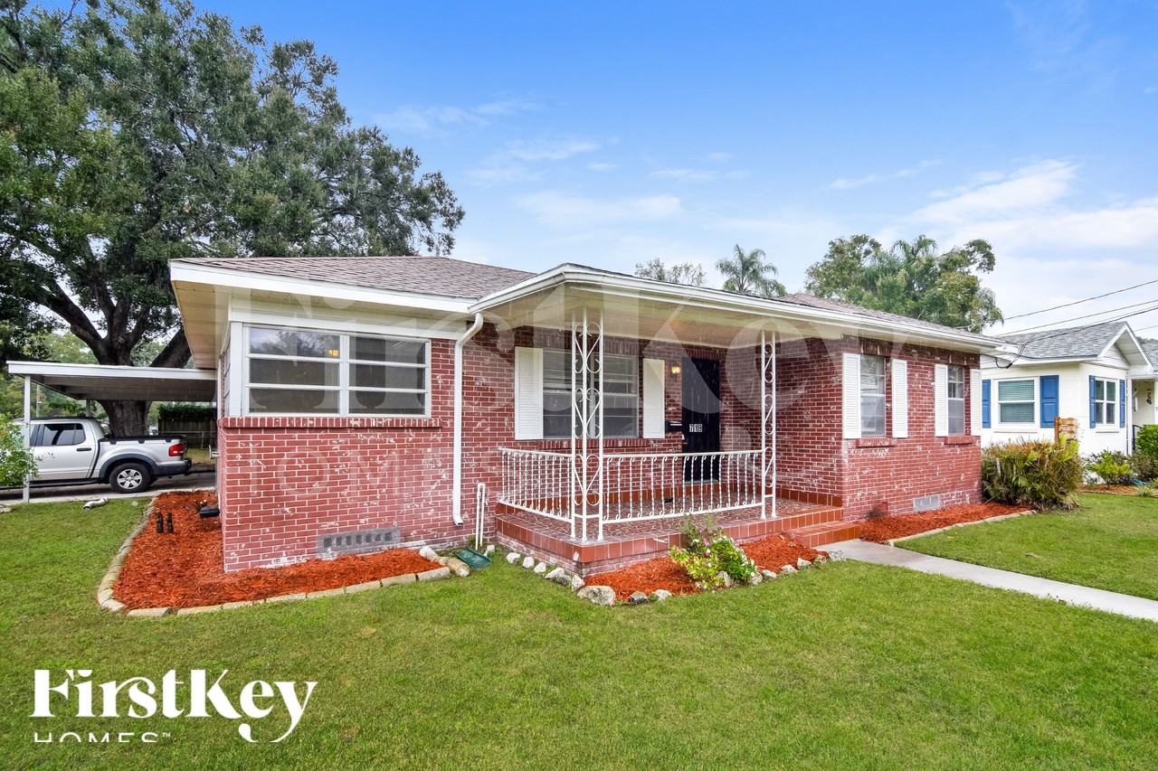 719 W Ohio Ave - Photo 2 of 18