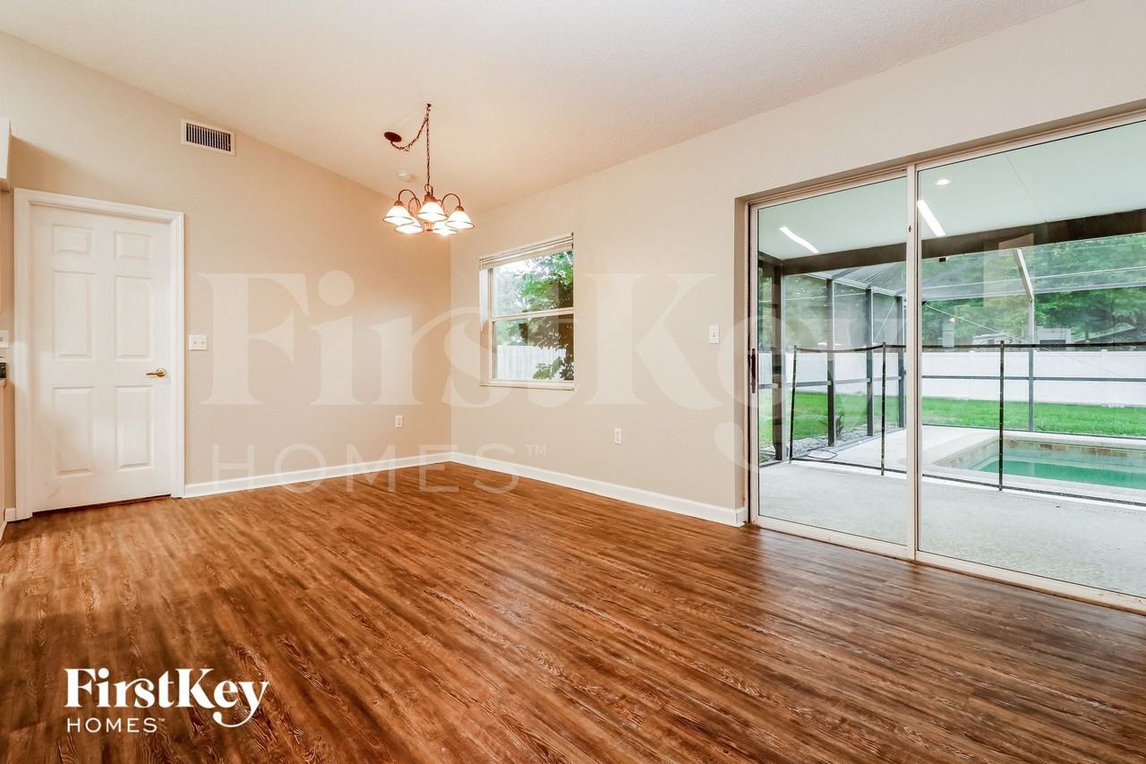 6351 Hampton Pointe Cir - Photo 4 of 15