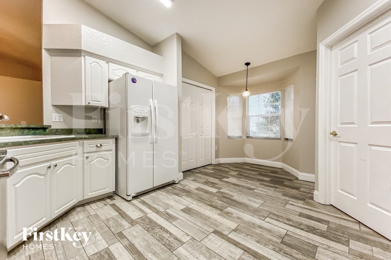 6351 Hampton Pointe Cir - Photo 6 of 15