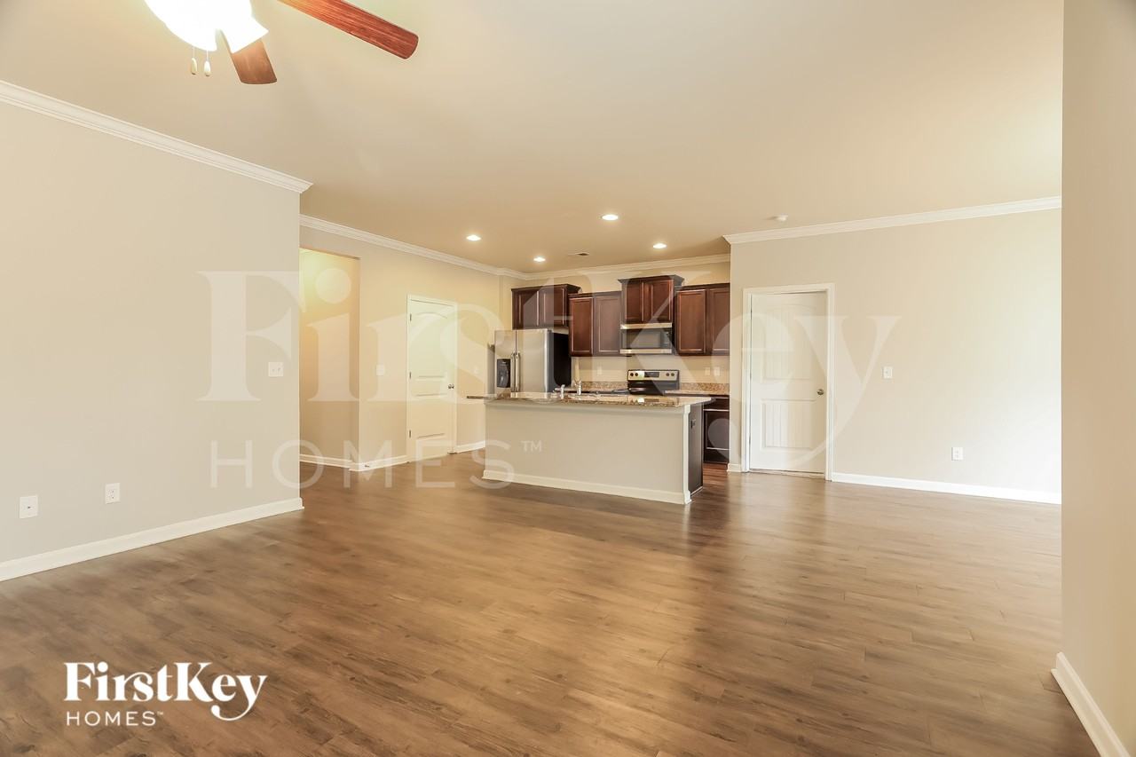 5021 Bella Ct - Photo 3 of 15