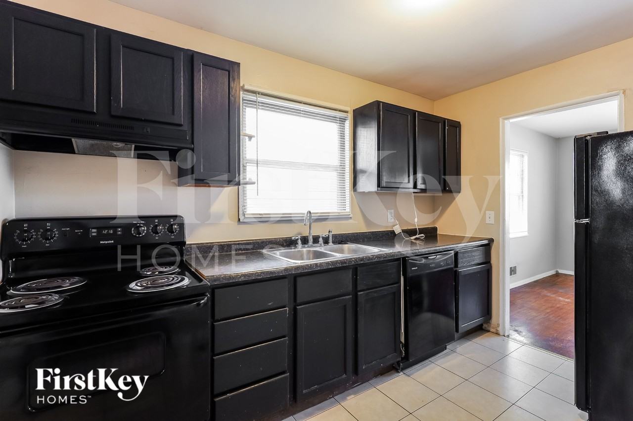 4749 Normal Ave - Photo 5 of 15