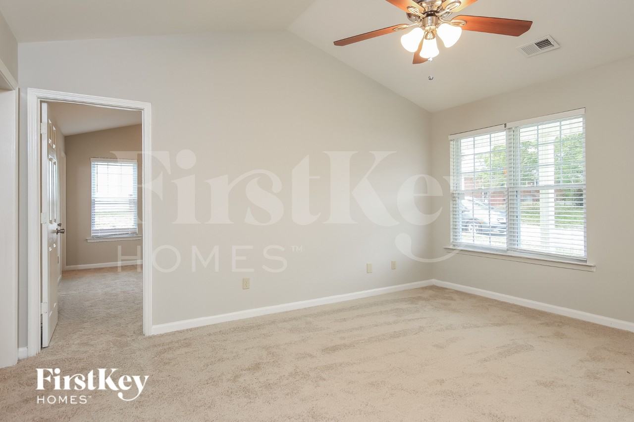 4 Franklinwood Dr - Photo 7 of 19