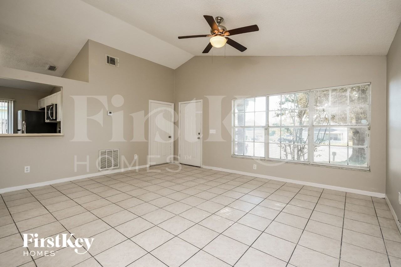 3753 Dartford Dr - Photo 3 of 16