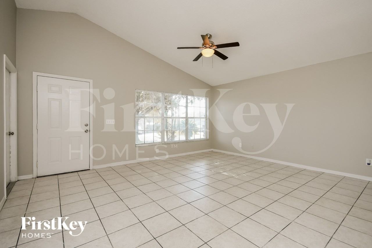 3753 Dartford Dr - Photo 5 of 16