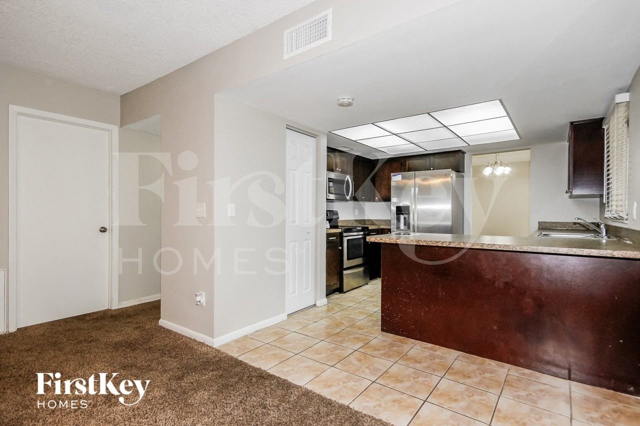 3702 Greenford St - Photo 6 of 15