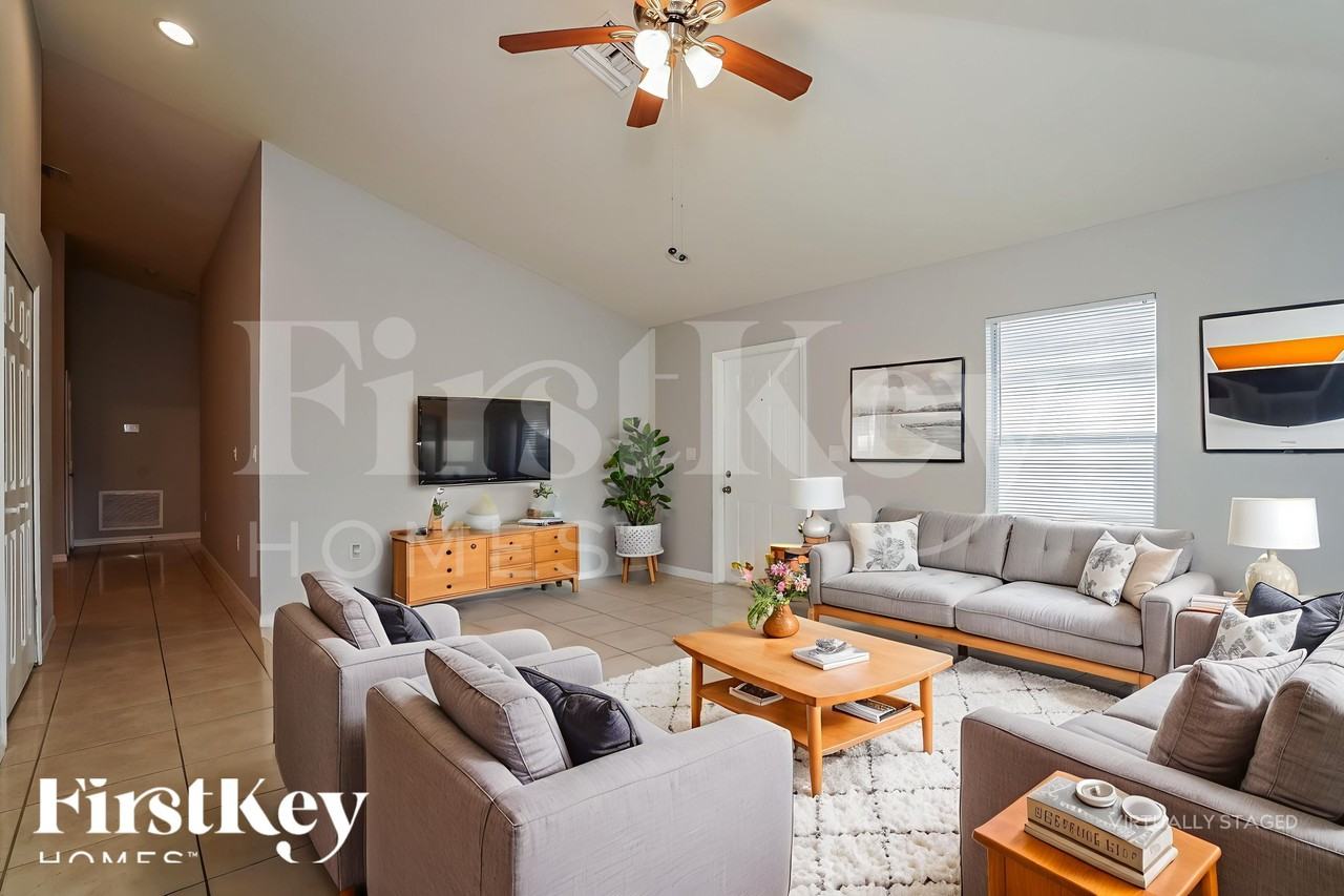 317 Melissa Ave #B - Photo 4 of 18