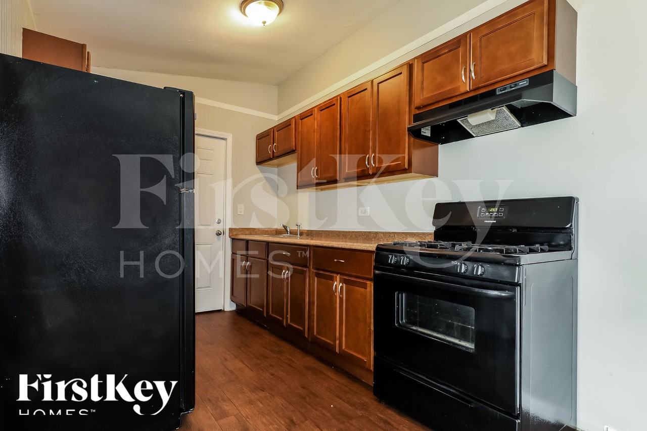 16759 Artesian Ave - Photo 6 of 18