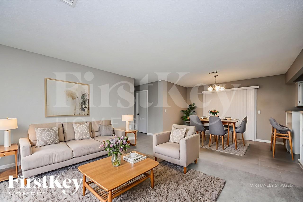 124 Hampden Rd - Photo 4 of 18