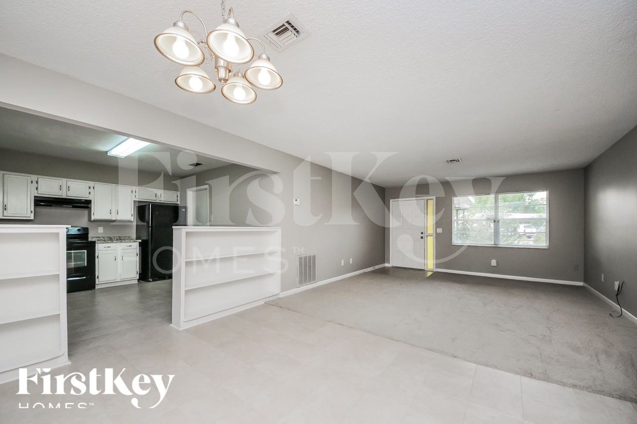 124 Hampden Rd - Photo 6 of 18