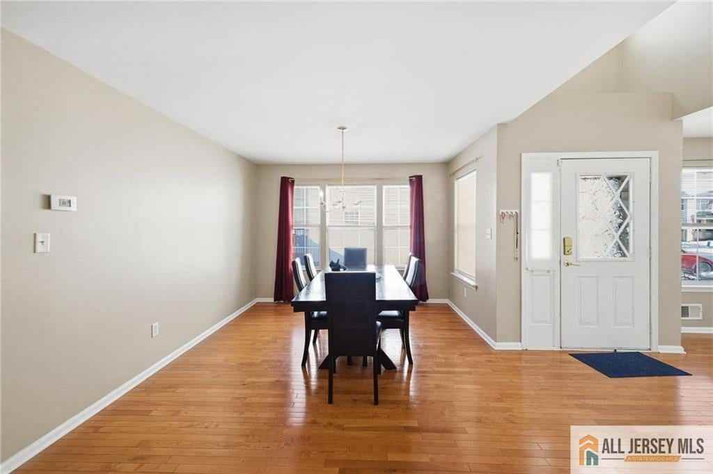 212 Hawthorne Rd - Photo 6 of 33