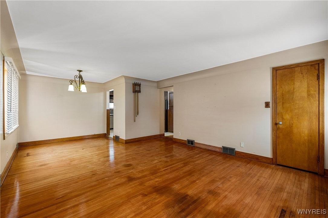 133 Halstead Ave - Photo 6 of 21