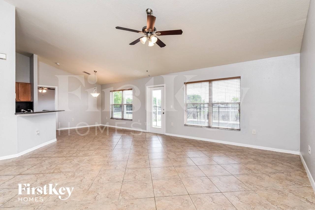 1003 Nwpl - Photo 3 of 15