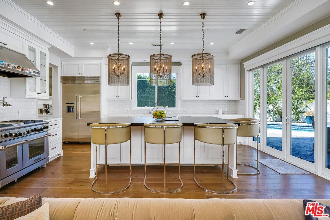 19633 Wells Dr - Photo 6 of 39