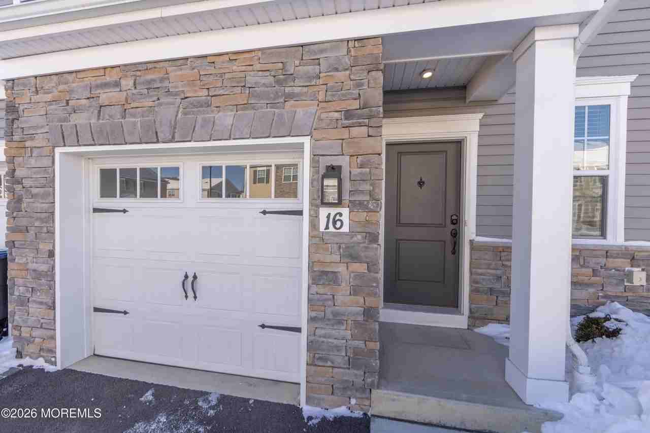 16 Chapel Ln - Photo 2 of 27