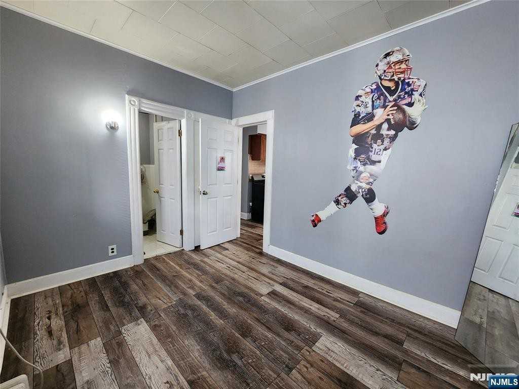 93 1st St ##1 - Photo 2 of 9