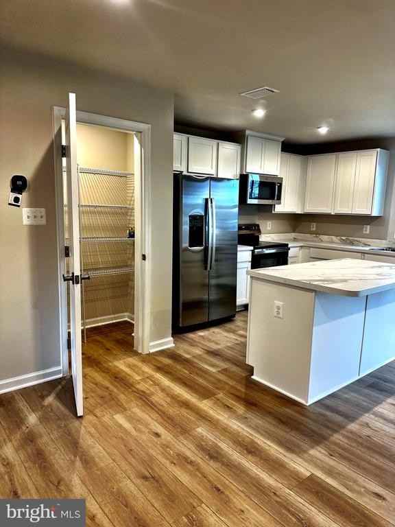 645 Laurelwood Cir - Photo 2 of 39