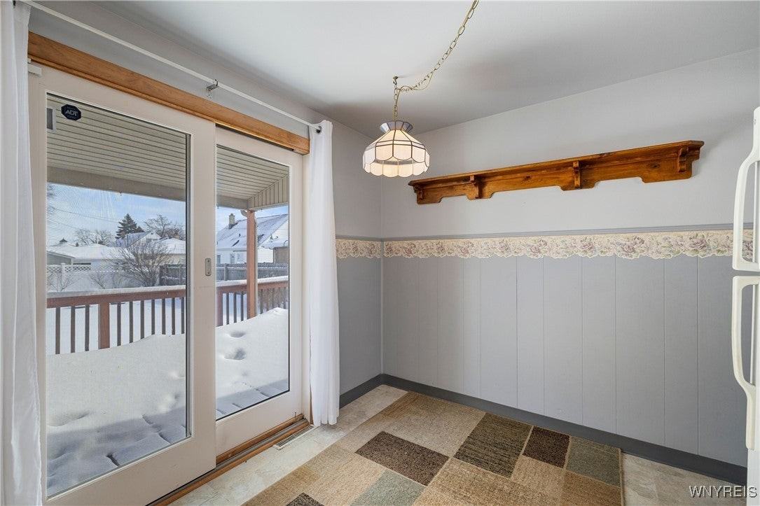 212 Santin Dr - Photo 6 of 30