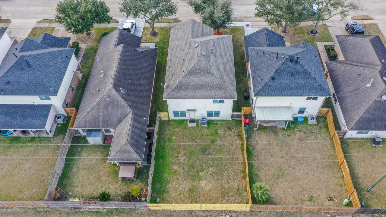 14439 Benningcrest Ln - Photo 2 of 39