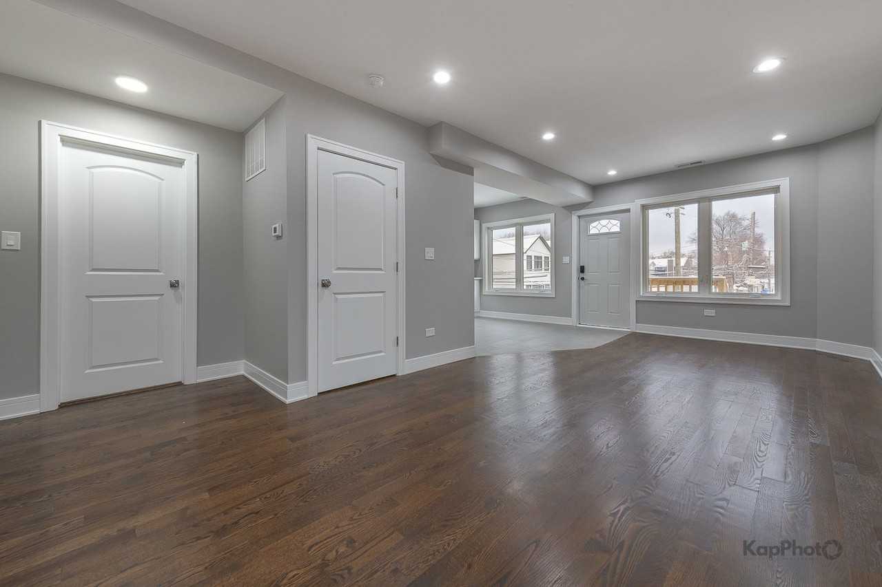 3044 W Irving Park Rd - Photo 2 of 28