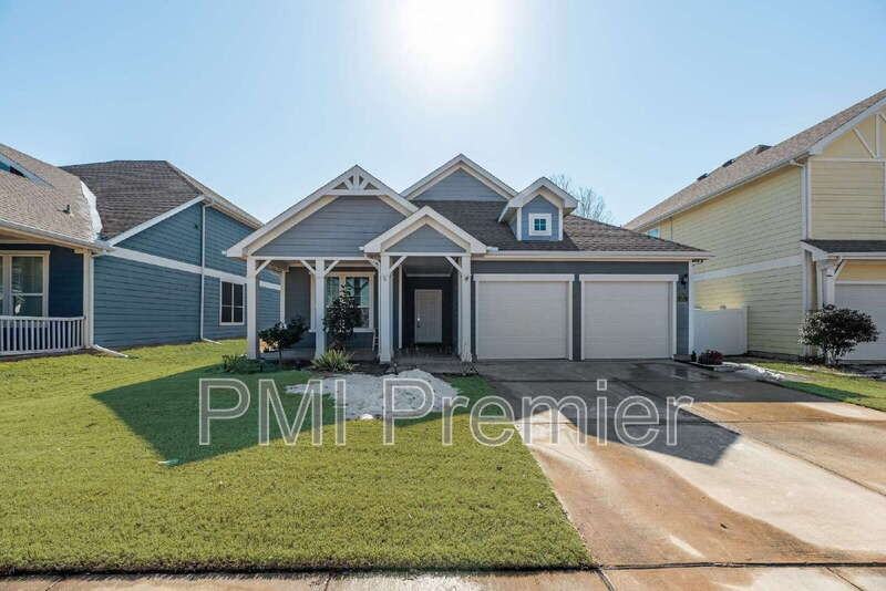 9004 Blackstone Dr - Photo 2 of 33