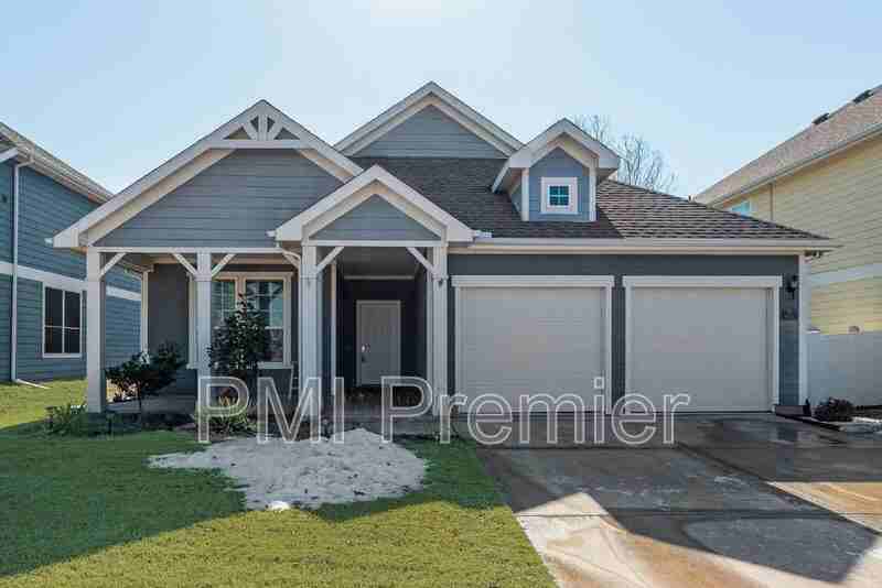 9004 Blackstone Dr - Photo 3 of 33