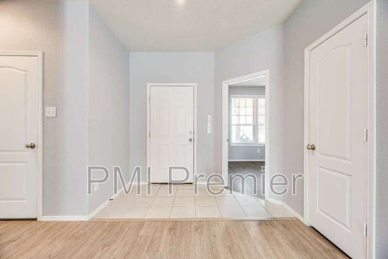 9004 Blackstone Dr - Photo 4 of 33