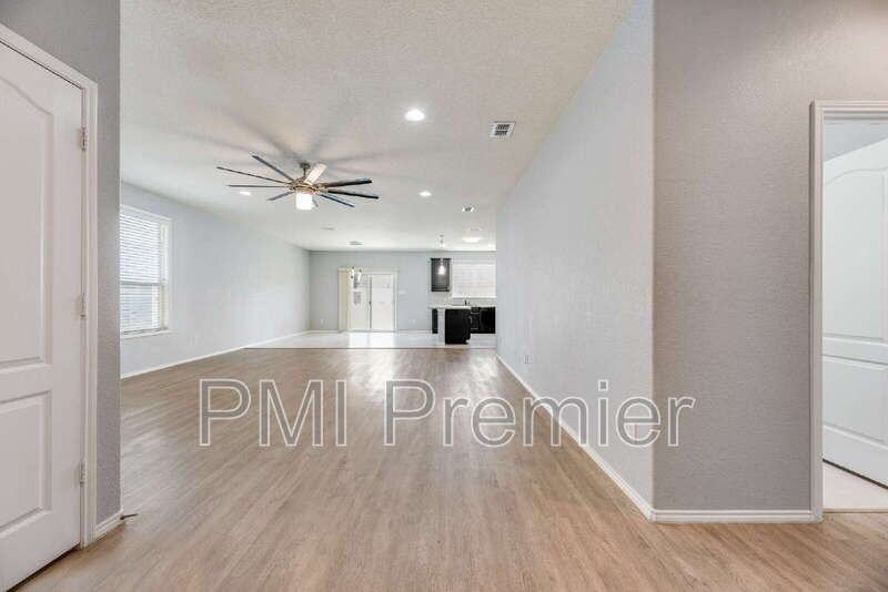 9004 Blackstone Dr - Photo 5 of 33