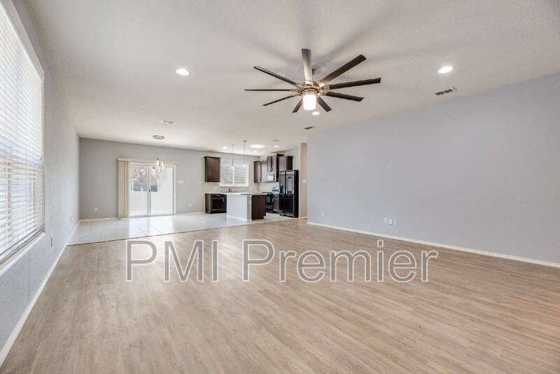 9004 Blackstone Dr - Photo 6 of 33