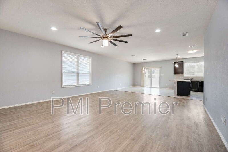 9004 Blackstone Dr - Photo 7 of 33