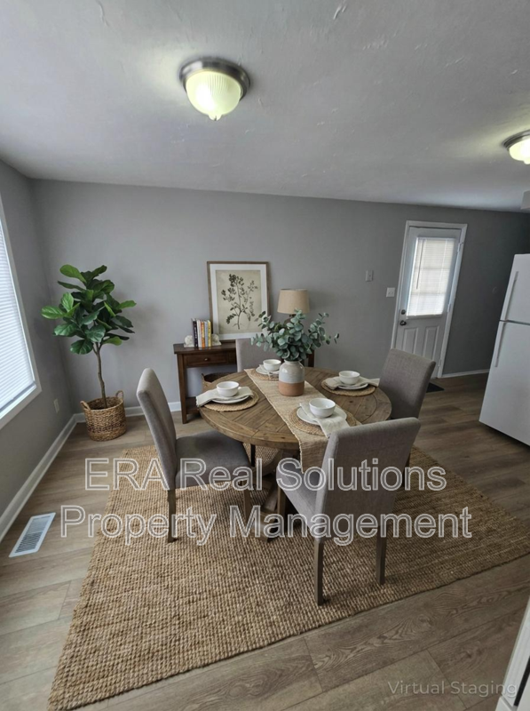 739 Wiltshire Rd - Photo 4 of 19