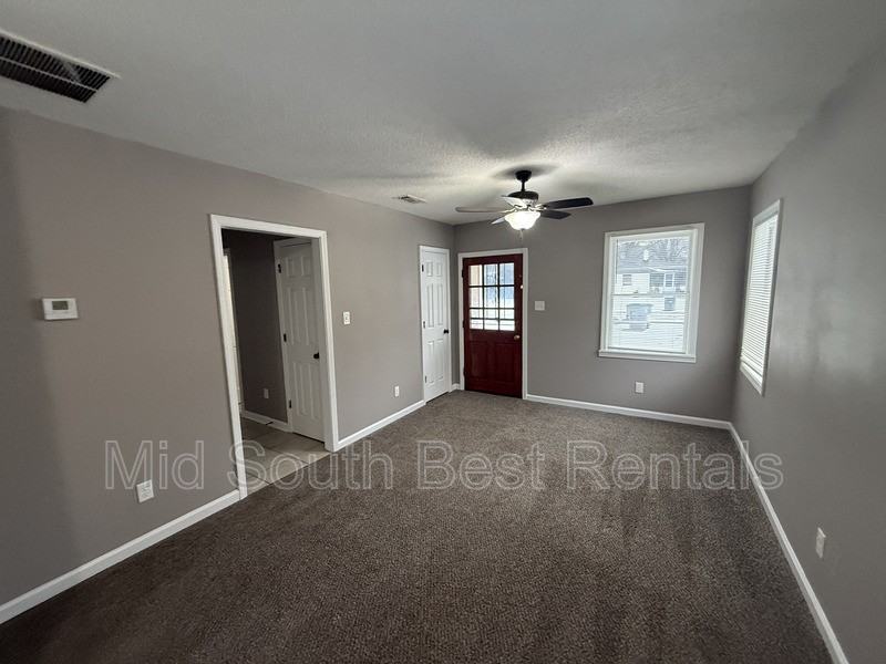 1692 Baine Ave - Photo 2 of 11