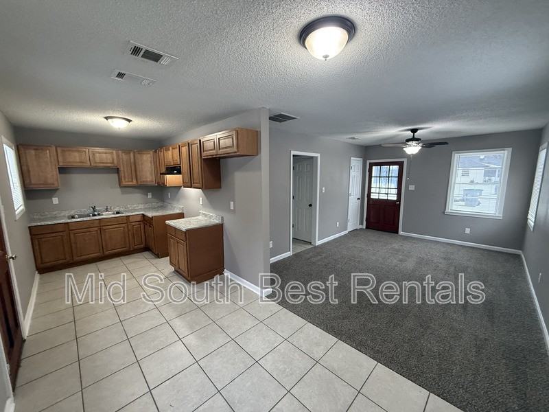 1692 Baine Ave - Photo 3 of 11