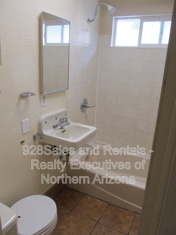 535 S Ernest St - Photo 7 of 24