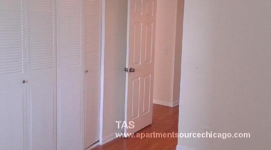 4267 W Addison St #3 - Photo 2 of 10