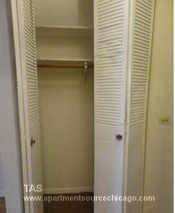 4267 W Addison St #3 - Photo 6 of 10