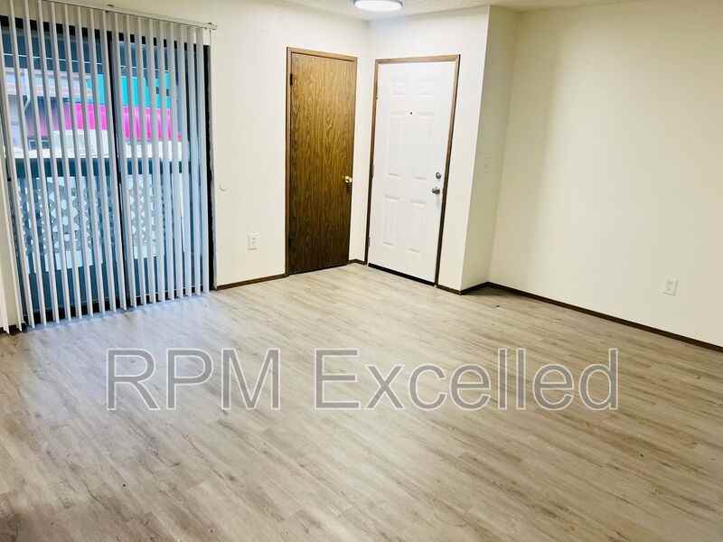 16006 34th Ave S #3 - Photo 4 of 11