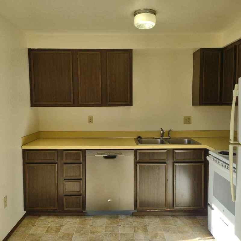 303 Nw Tumlin Ave - Photo 3 of 12