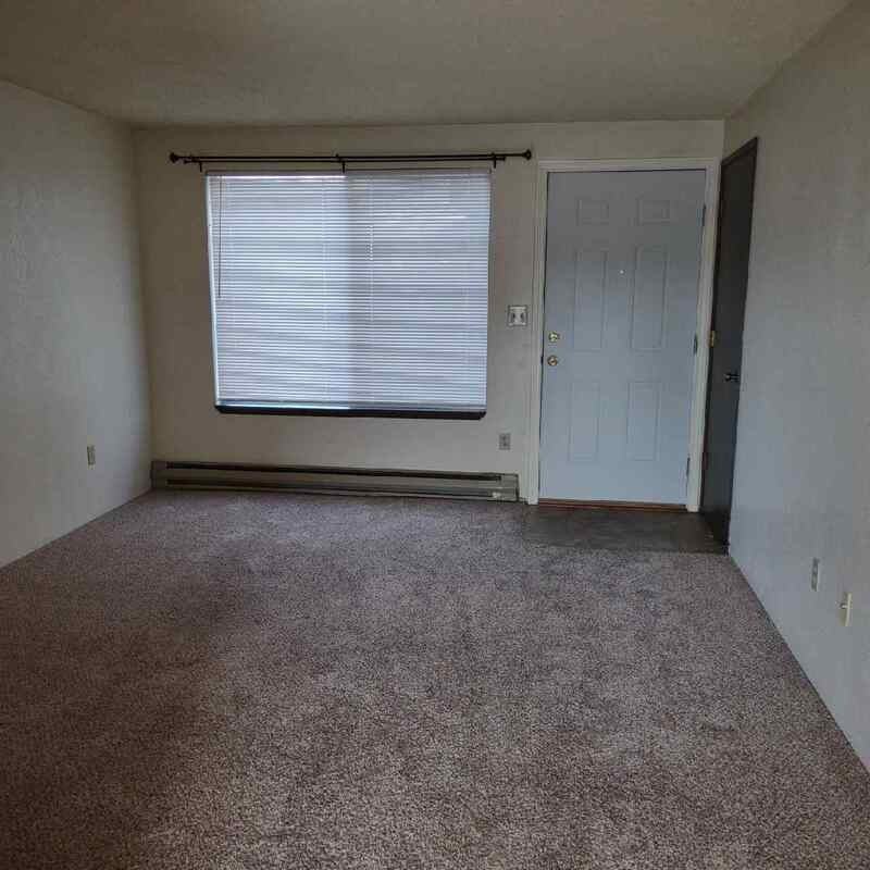 303 Nw Tumlin Ave - Photo 5 of 12