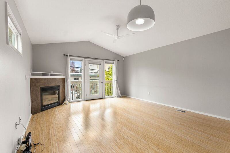 923 Se 34th Ave - Photo 2 of 20