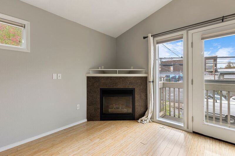 923 Se 34th Ave - Photo 3 of 20